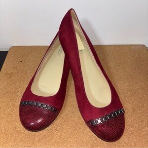 Naturalizer Burgundy Flats Size 8 Embellished Toe Faux Suede